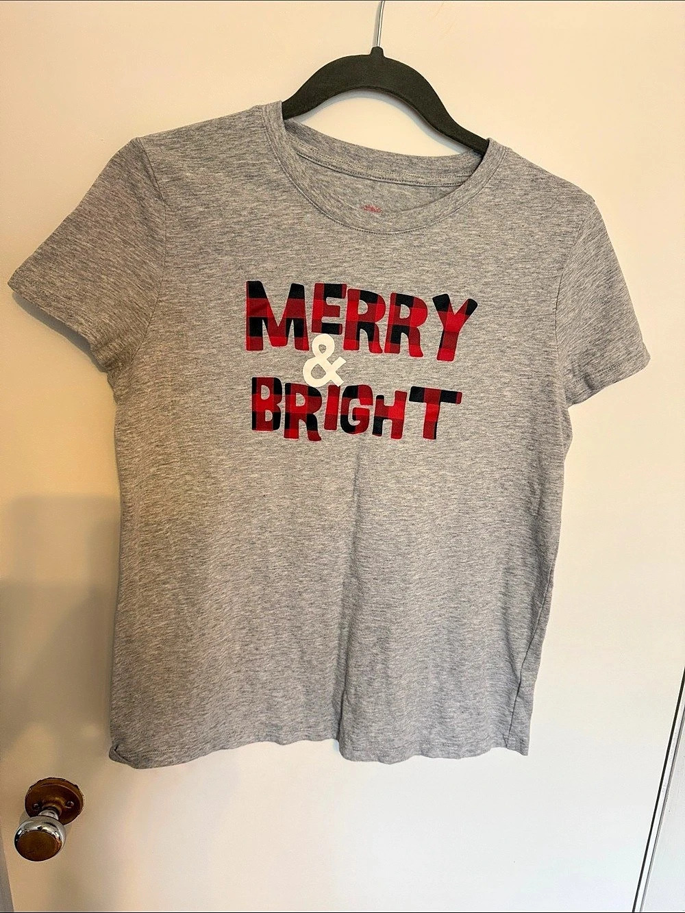 Merry & Bright T-Shirt Gray Red Graphic Tee Size Small Like